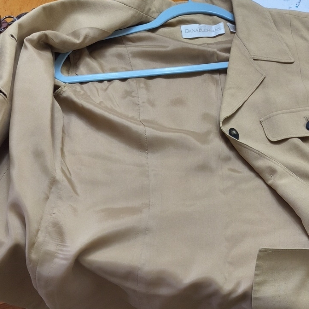 Dana Buchman Beige Short Sleeve Jacket - Picture 10 of 10